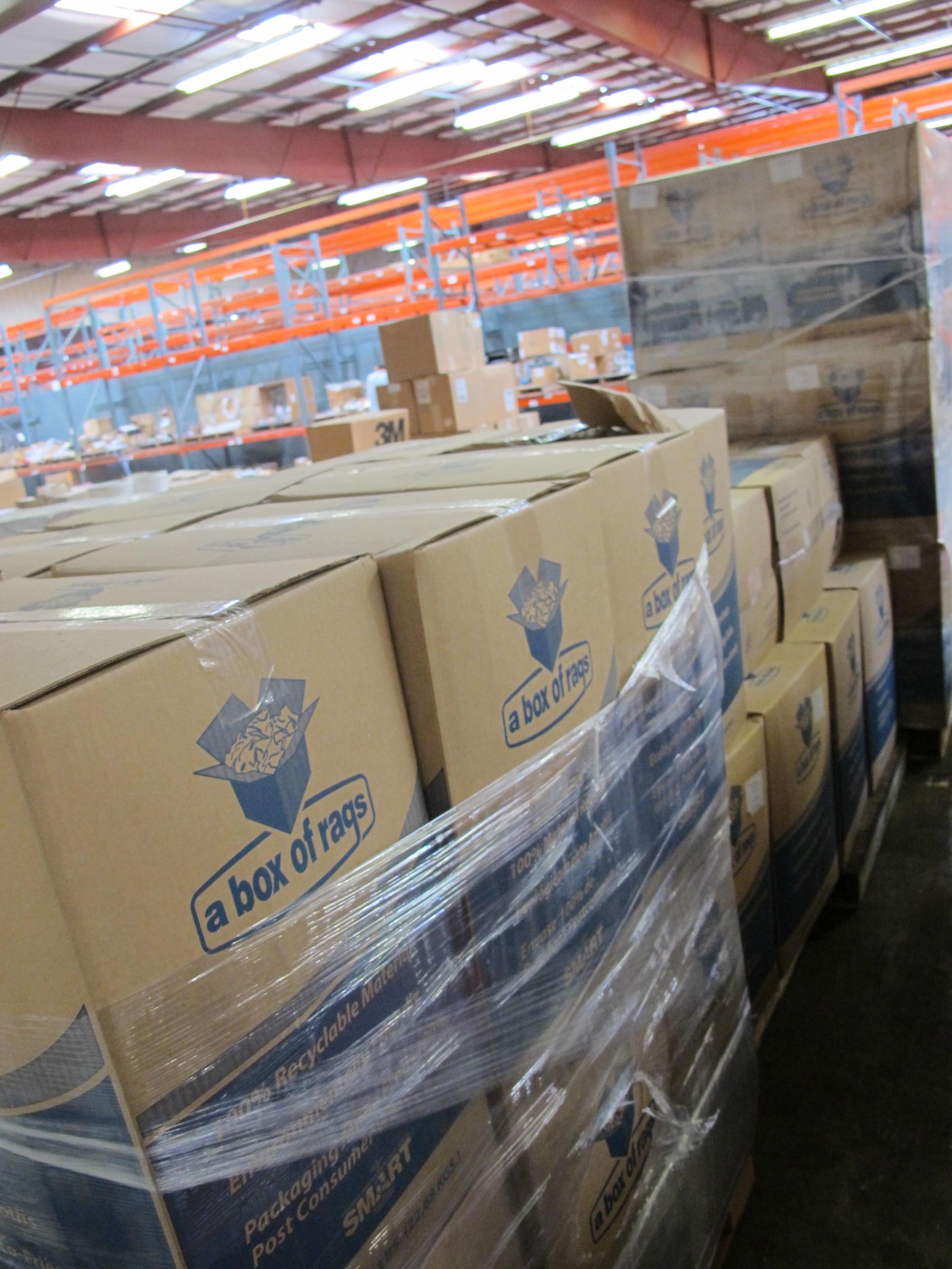 (61 50LB BOXES) WIPING RAGS FLANNEL COLOR. LOADING & HANDLING FEE $30-4107